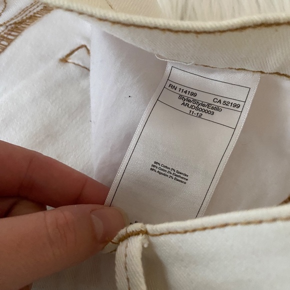 ❌DONATED❌ Roxy White Short - Picture 3 of 4